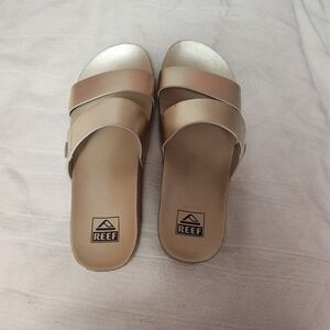 Reef gold sandals, 8